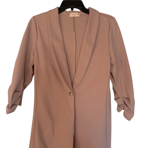 Altar’d State Med Brown Shawl Lapel Single Button 3/4 Ruched Sleeve Blazer - Picture 1 of 7